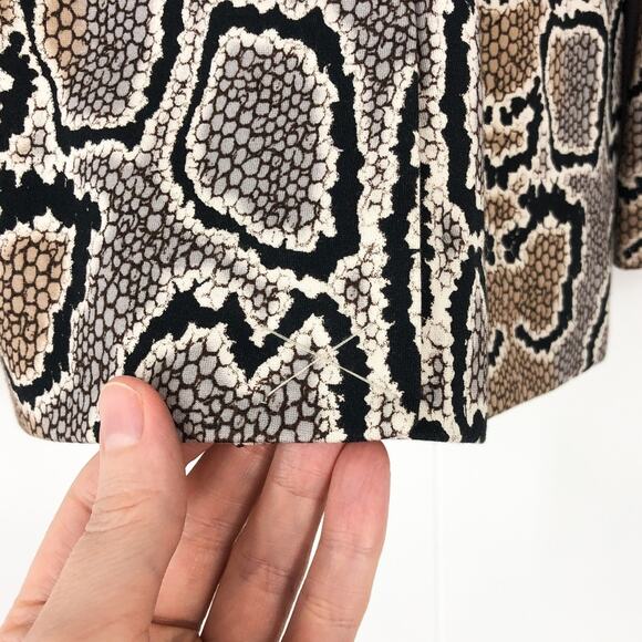 Cabi Knit Blazer Jacket Snake Print Double Breasted Career Size 4 Tan Gray Multi - Picture 9 of 16